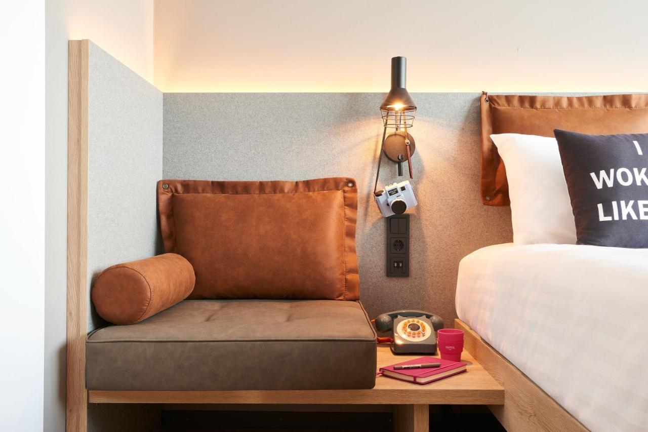 Hotel Moxy Amsterdam Schiphol Airport Hoofddorp Exterior foto