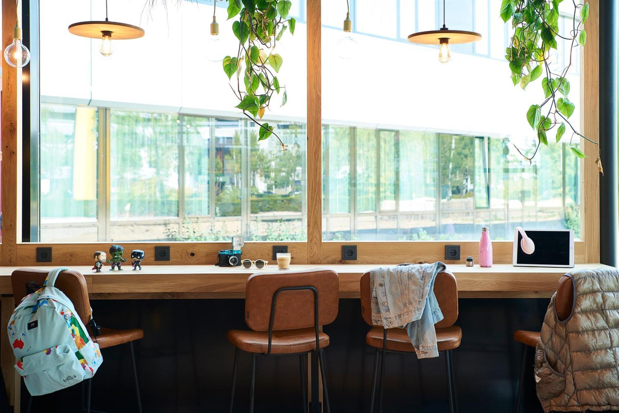Hotel Moxy Amsterdam Schiphol Airport Hoofddorp Exterior foto
