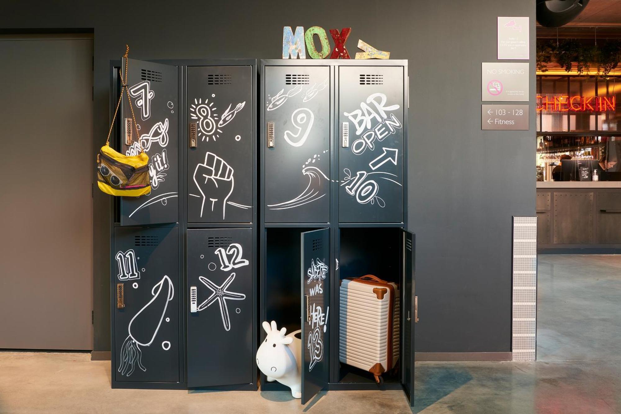 Hotel Moxy Amsterdam Schiphol Airport Hoofddorp Exterior foto